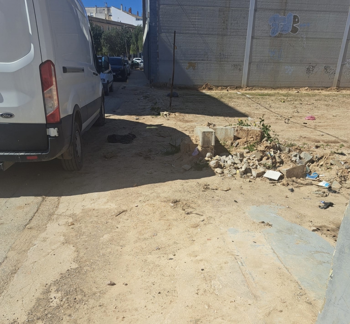 El entorno del polígono de La Estación de Paiporta cinco meses después de la Dana - El entorno del polígono de La Estación de Paiporta cinco meses después de la Dana