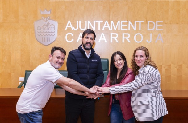 El Valencia CF y la Fundació VCF firman un convenio para reconstruir el campo de fútbol Mundial 82 de Catarroja