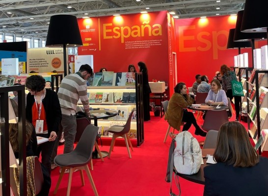 Nou editorials valencianes participen en la Fira del Llibre Infantil de Bolonya
