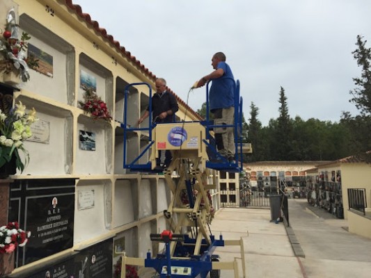 La mayoría de municipios afectados por la Dana abren los cementerios por Todos los Santos