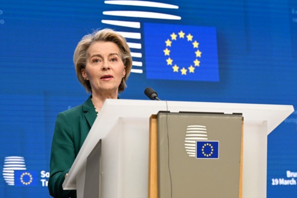Von der Leyen dice que Bruselas tiene un 