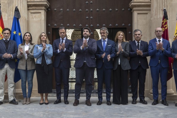 La Región ofrece 240 efectivos a Valencia y cede el edificio del CCT a la ONG del chef José Andrés

