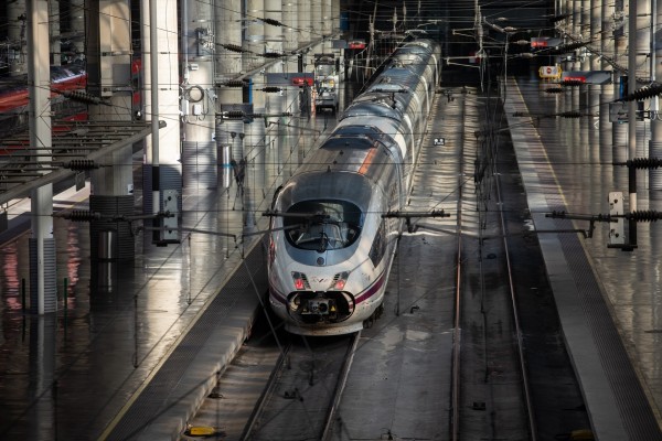 33 años de alta velocidad ferroviaria en España: de pionera a referente mundial