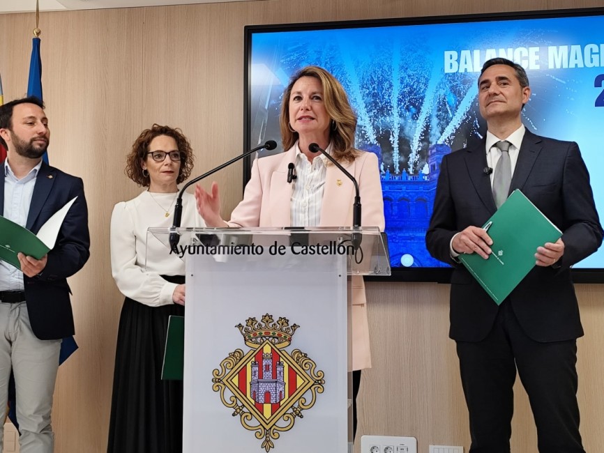 La alcaldesa, Begoña Carrasco, con los ediles Toledo, Selma y Ortolá. - 