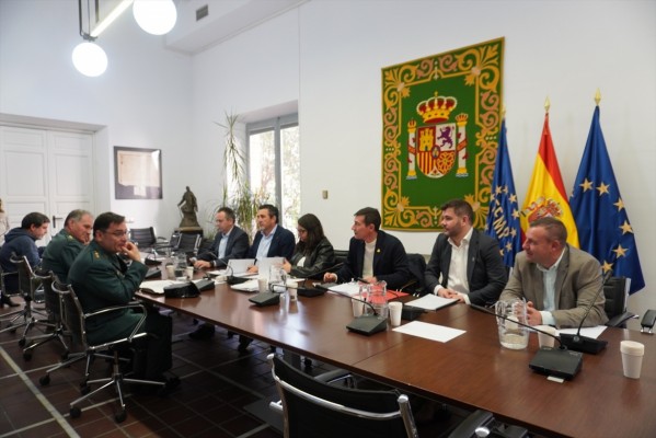 Nueve municipios españoles donan 2.900 contenedores de residuos a localidades valencianas afectadas por la Dana