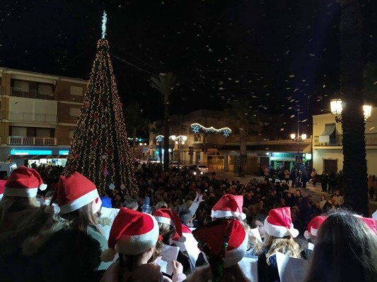 Los Alcázares deja en manos de Elecfes Iluminación el alumbrado navideño del municipio