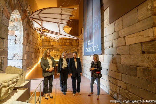 Una exposición recrea el genio y la vida de Leonardo da Vinci en el Castillo de la Concepción de Cartagena