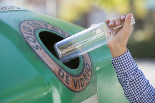 Alicante incrementa un 6% el reciclaje de vidrio y bate su récord con 6.726 toneladas en 2024