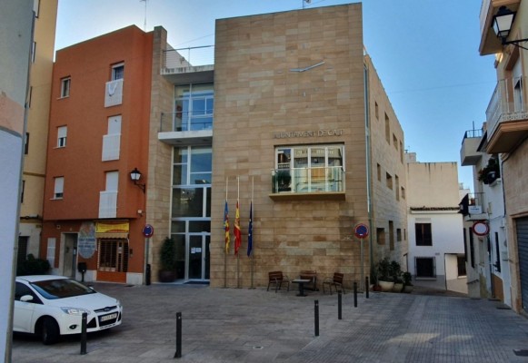 El juzgado estima un recurso y obliga al Ayuntamiento de Calp a aplicar la carrera profesional a los funcionarios