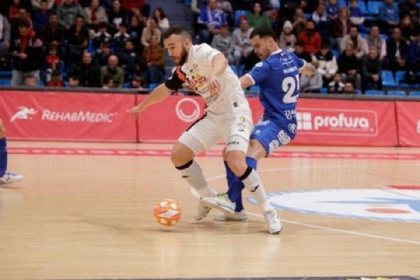 El brasileño Rafa Santos estará entre un mes y un mes y medio de baja en ElPozo por lesión