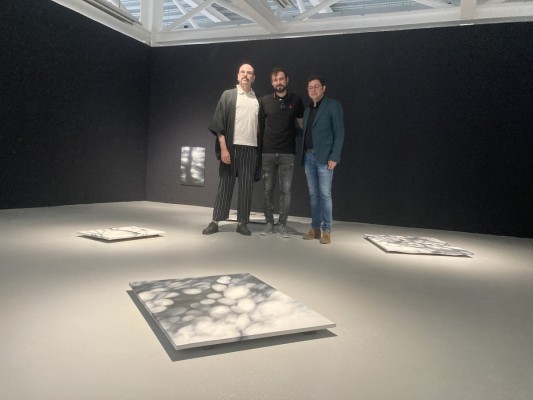Lo real, su doble y su enigmática sombra: Arturo Méndez expone 'The Monsters' en el Centro Párraga