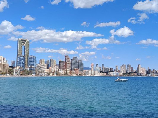 Buenas expectativas para la Semana Santa en Benidorm: las reservas en hoteles crecen un 5%