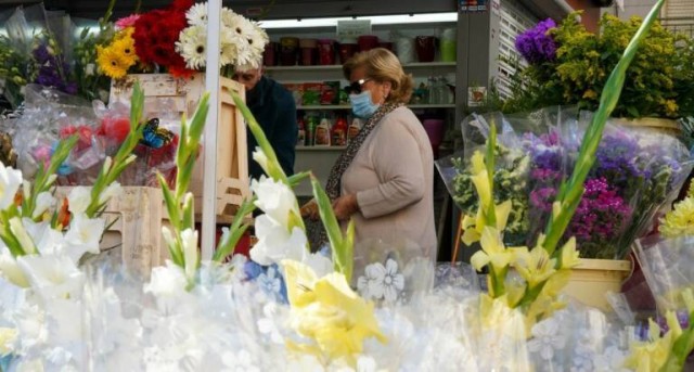 Los propietarios de las floristerías murcianas celebran las buenas cifras por el día de Todos los Santos
