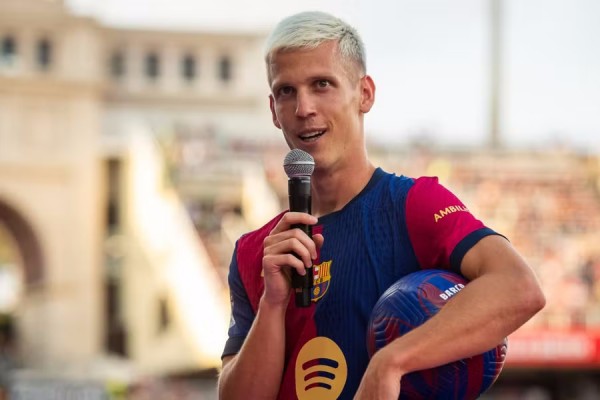 El CSD estima el recurso del Barça, Dani Olmo y Pau Víctor, que siguen inscritos