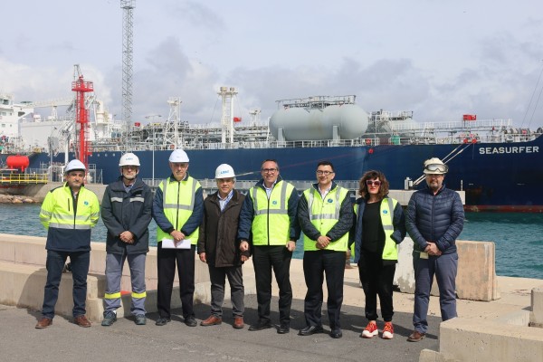 PortCastelló estrena un nuevo muelle de granel líquido con la operativa del buque Seasurfer