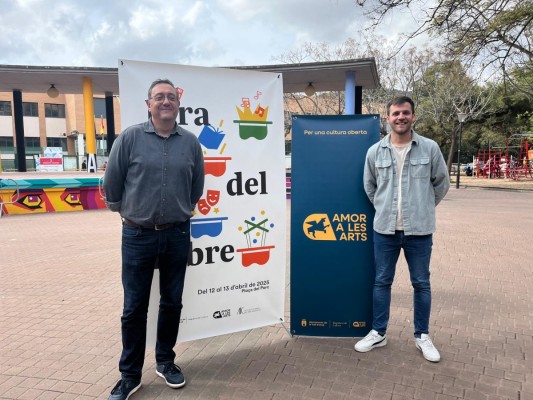 La Feria del Libro de la Vall d'Uixó homenajea a Enric Valor y alberga más de 50 actividades