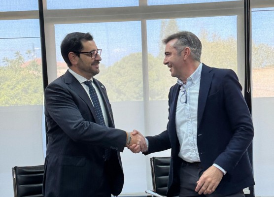 San Pedro y el Colegio Oficial de Ciencias Políticas de la Región firman un convenio de colaboración 