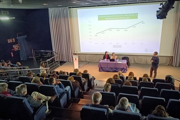 Onda aborda el impacto emocional del duelo y la enfermedad en un jornada con expertos de la AECC