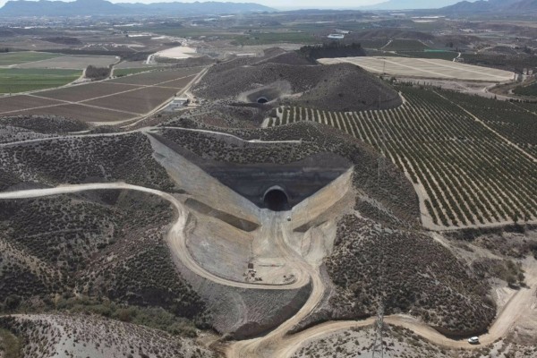 Transportes compra por 48 millones 340.000 traviesas de vías para abordar el tramo Lorca-Almería