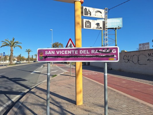 El PSOE insiste en que el discurso de Vox incita al vandalismos contra la violencia machista en San Vicente