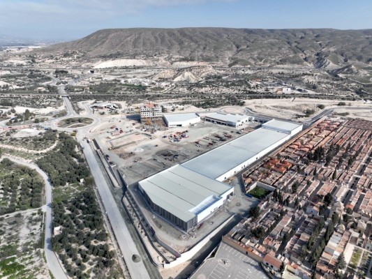 Mercadona, McDonald´s y otros 28 comercios aterrizarán en Cieza: el centro comercial Los Olivos abrirá en septiembre