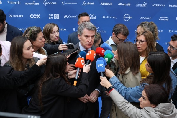 Feijóo convoca el lunes a las CCAA del PP y a sectores afectados por los aranceles de Trump para 