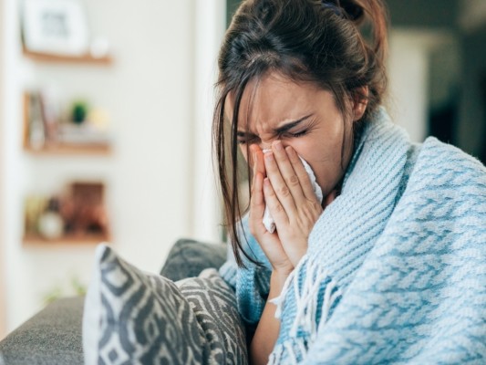 La incidencia de infecciones respiratorias por gripe crece un 155 % en la última semana