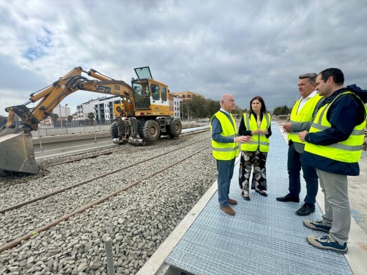La Generalitat finaliza la obra civil del puente de Metrovalencia en Paiporta y reclama 