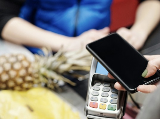 CaixaBank Research crea una herramienta para monitorizar el consumo de más de 200 ciudades en tiempo real