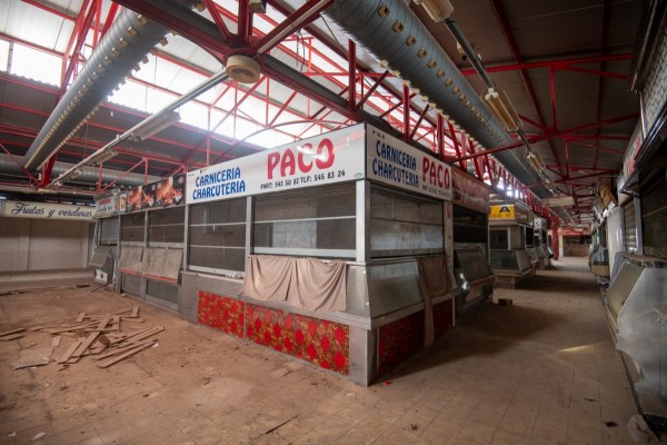 Así está el Mercado de Elche casi diez años tras su abandono: la reforma culminará las catas en el interior