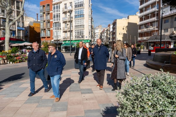 Cartagena se prepara para la Semana Santa y cortará el tráfico en la calle Parque este lunes y martes para asfaltarla 