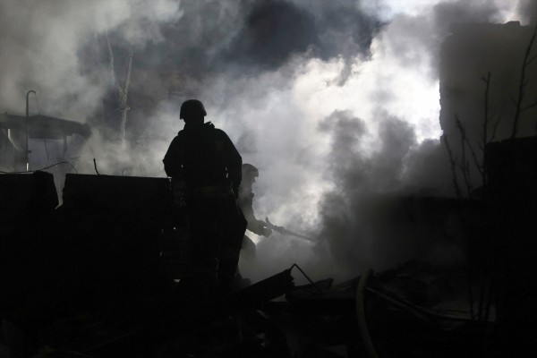 Ucrania denuncia al menos 14 muertos por un bombardeo ruso en la ciudad natal de Zelenski