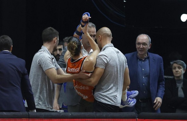 Queralt Casas sufre una fractura de cúbito y radio en el brazo
