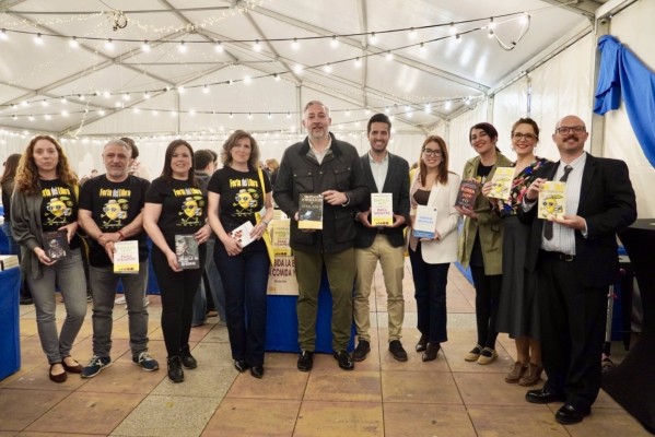 Santomera inaugura su Feria del Libro con un maratón de lectura y más de 30.000 libros