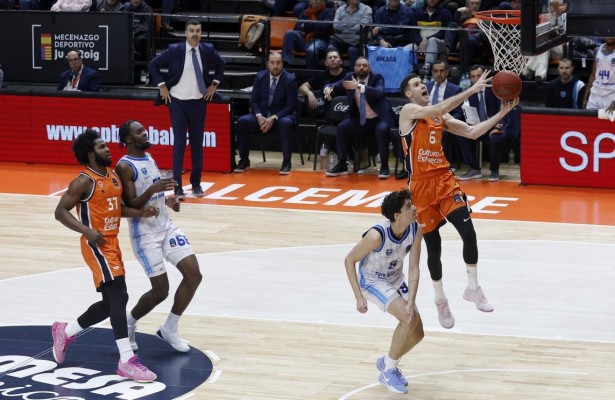 Montero, López-Arostegui y Ojeleye, designados en los Quintetos Ideales de la BKT EuroCup