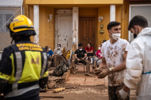 Bomberos desplazados al barranco del Poyo el 29O compraron comida al pensar que harían seguimiento 