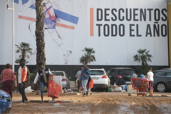 Detenidas 39 personas por robos en las zonas comerciales más afectadas por la Dana
