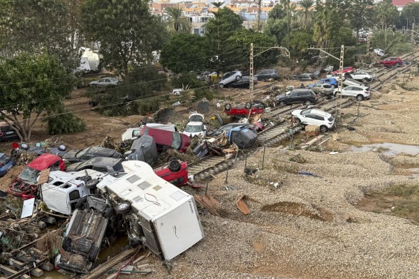 Las líneas de Cercanías del sur de Valencia tardarán meses en volver a funcionar y el AVE semanas