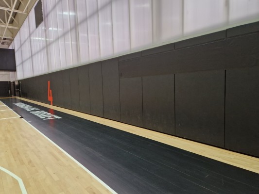 El Valencia bautiza una pista de L'Alqueria con el nombre del 