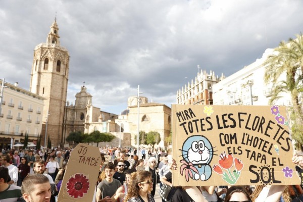 Una manifestación en València exige limitar alquileres y la 