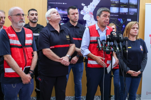 Guerra interna entre los bomberos y los técnicos de Emergencias por la vigilancia de barrancos en la Dana
