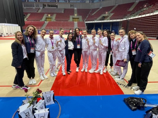 Marina Cortelles y Lucía Muñoz, campeonas de la Copa del Mundo de Sofía con el conjunto nacional