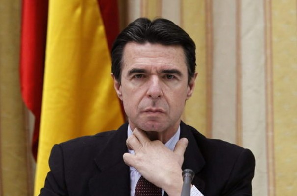 Soria dimite como ministro de Industria, diputado y presidente del PP de Canarias