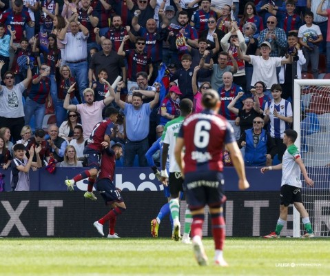 El Levante ofrece a sus abonados entradas ante el Zaragoza con un 50 % de descuento