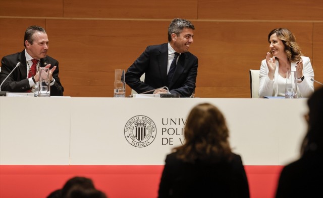 Capilla carga contra la LOSU en la toma de posesión de su segundo mandato y reclama 1% del PIB para universidades