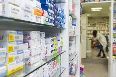 Las farmacias valencianas cobran de la Generalitat la mensualidad pendiente con 18 días de retraso