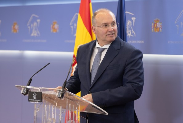 El PSOE accede a cambiar el último Pleno del Congreso de abril para que el PP acuda a la cumbre del PPE en València