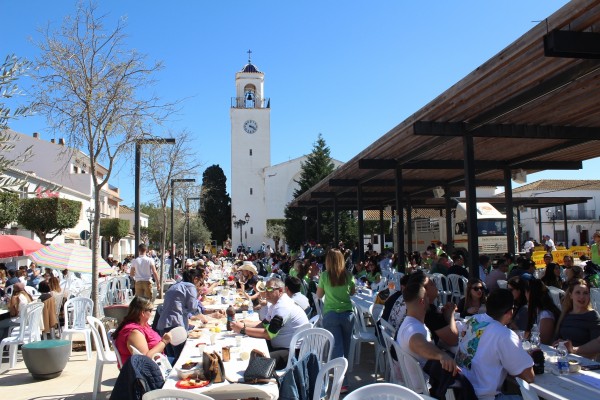 San Antonio de Benagéber reúne más de 2.000 personas en una Fiesta de la Segregación con un éxito sin precedentes