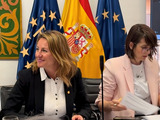 Carrasco reivindica en Madrid el protagonismo de los ayuntamientos en la lucha contra el absentismo escolar