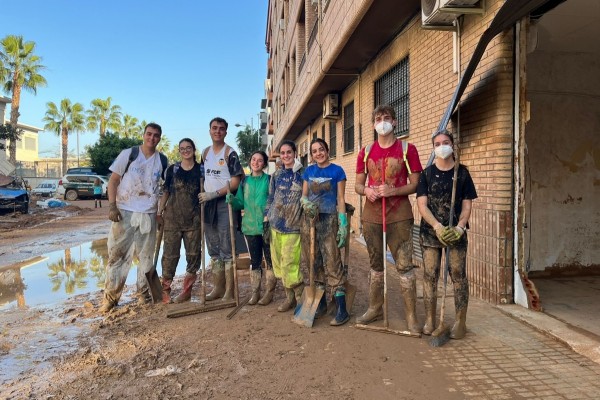 Juegos y convivencia: Juniors Castellón celebra una jornada solidaria por la Dana